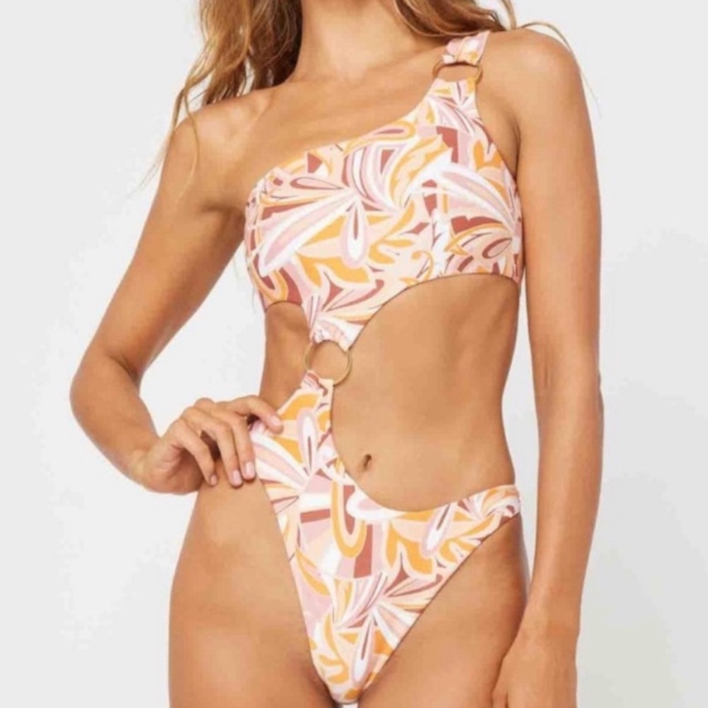 NWOT L* SPACE tessa one piece Stylish One-Shoulder Cutout Swimsuit size small